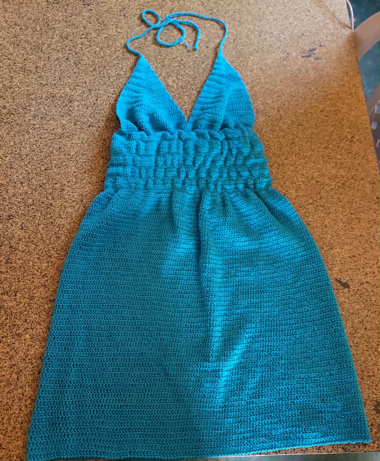 Vestido azul de crochê
