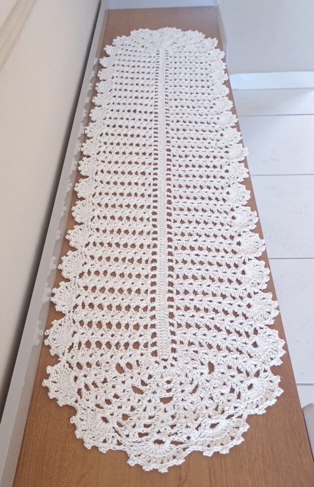 Caminho de mesa Crochê artesanal Refinado e Exclusivo
