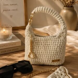 Mini bag de Crochê Off-White com detalhes dourado