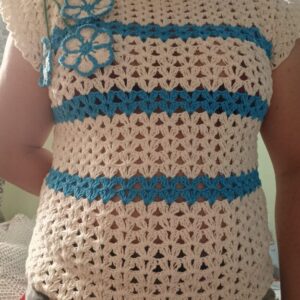 Blusa com detalhe azul