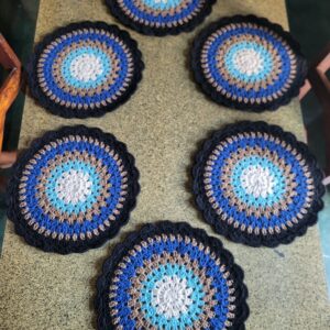 Sousplat azul e preto